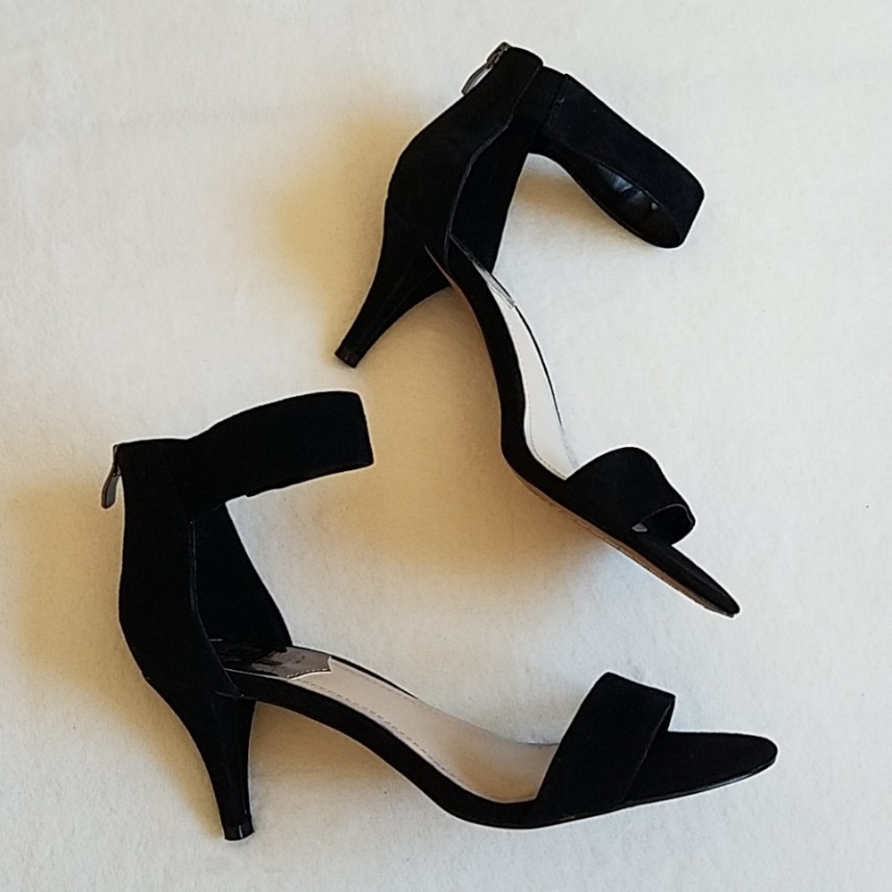 VINCE CAMUTO heels - Picture 1 of 5